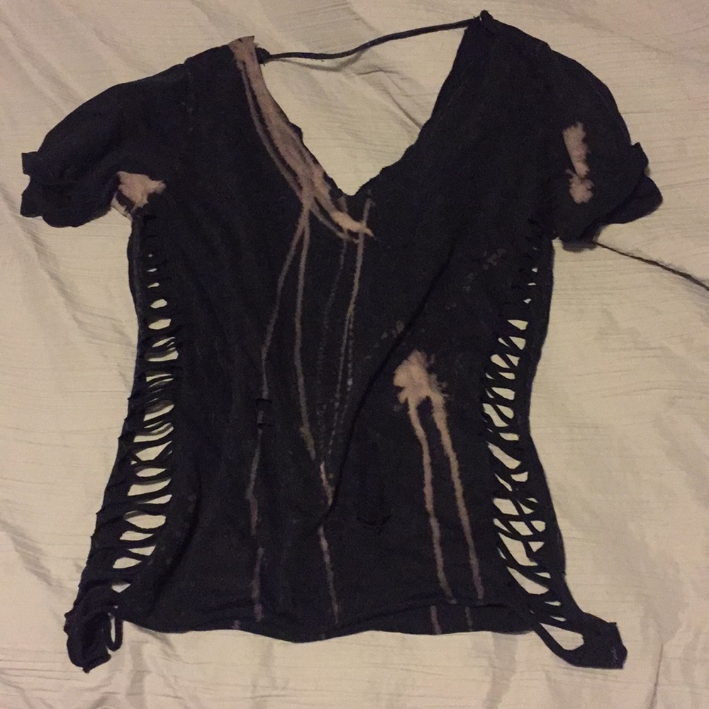 Buckle Distressed T-shirt
